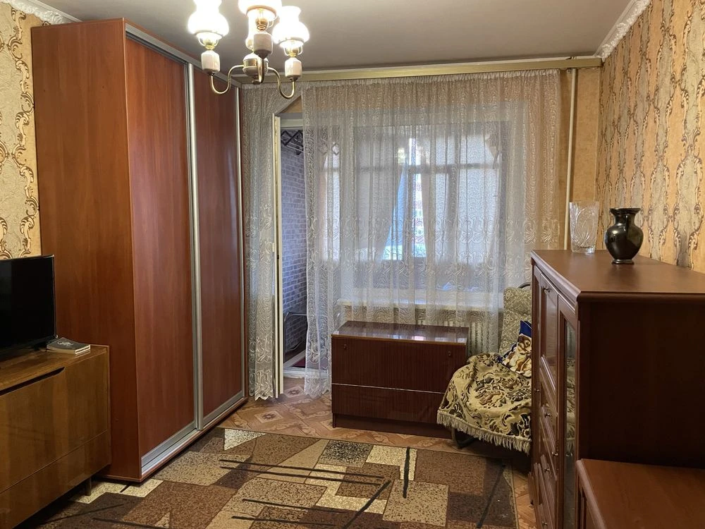 Продам 2 комнатную квартиру на Красном Камне