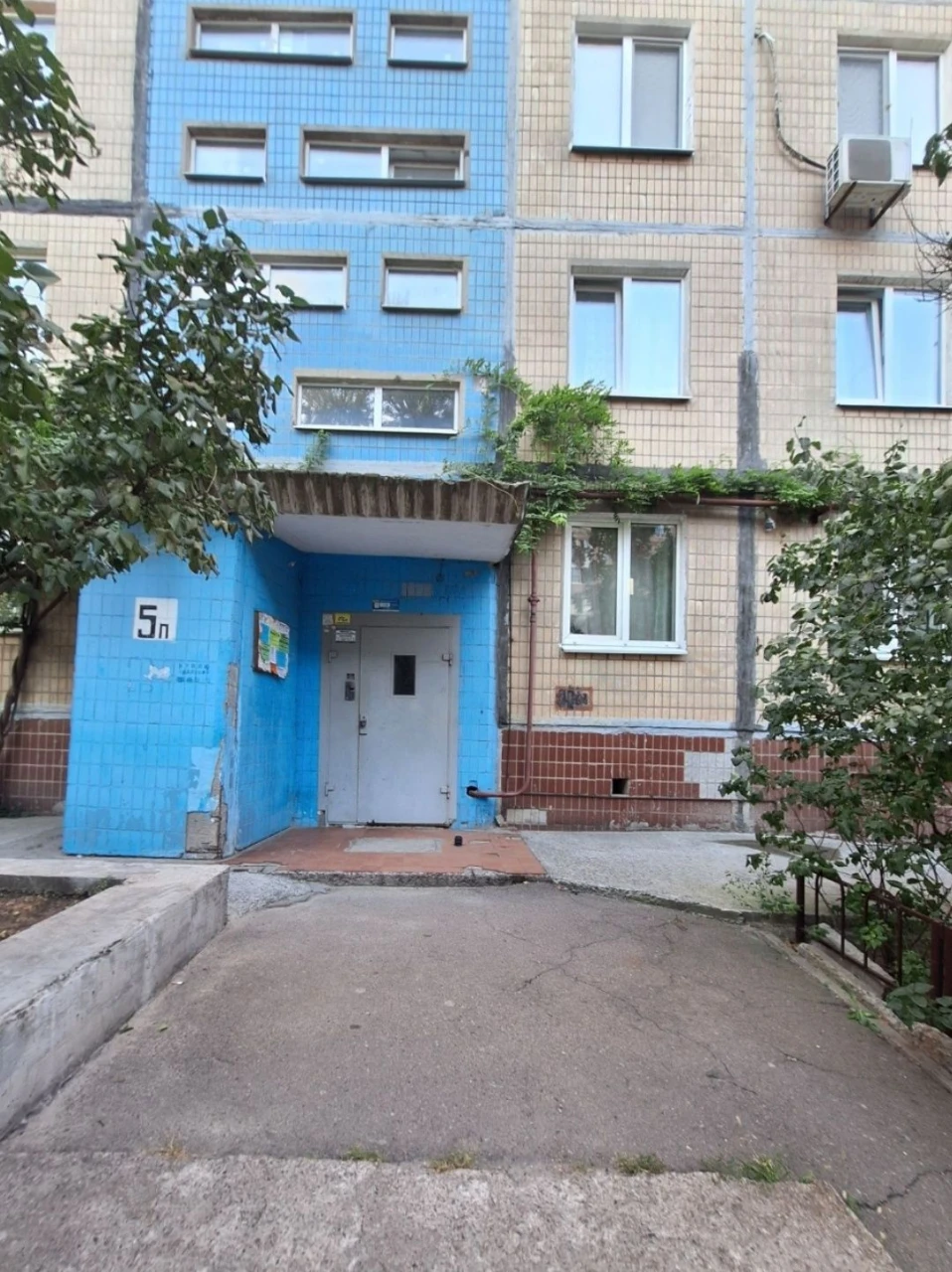 Продам 2 кімнатну квартиру ж/м Покровський/ Комунар/Новокода
