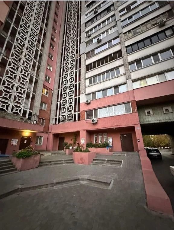 Продам 1к.кв. Тополь 1 Эпицентр