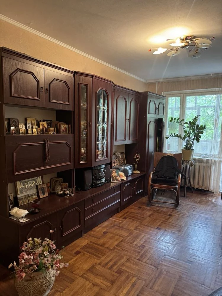 Продам 3 комнатную квартиру ул Королева