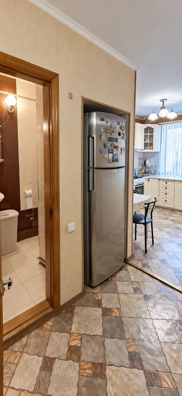 Продам 2-кімнатну Таїрова цегляний будинок 2000-х років