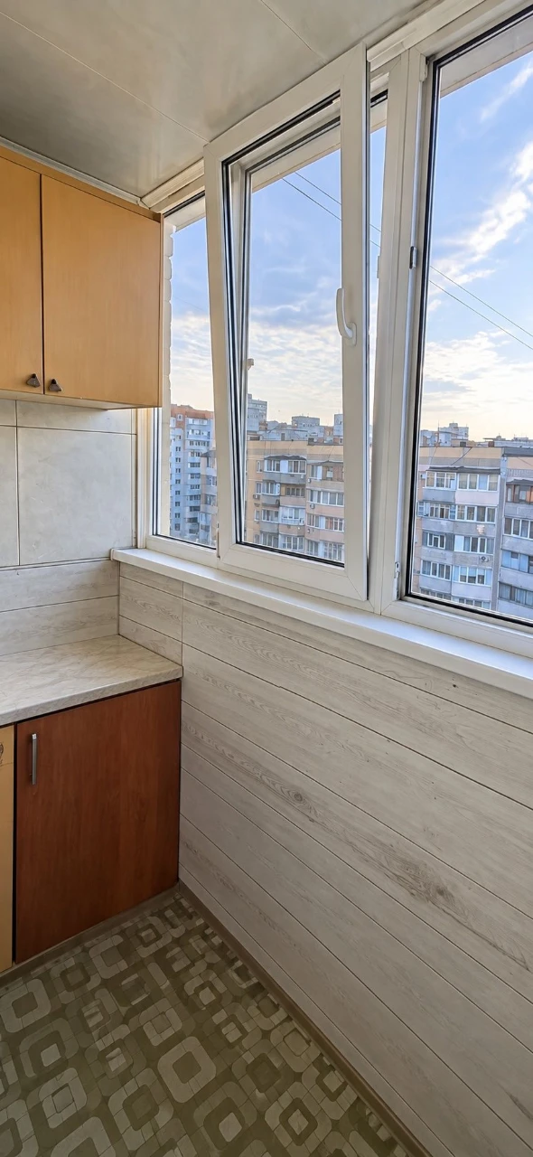 Продам 2-кімнатну Таїрова цегляний будинок 2000-х років
