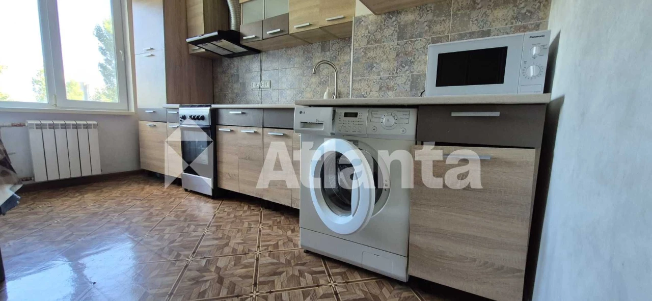 3-кімнатна квартира 63 м² Косметичний ремонт. вул. Блажка.