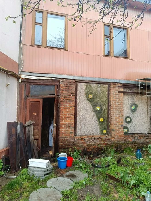 Two-bedroom apartment for sale on Grekovskaya Street, near the Circus.