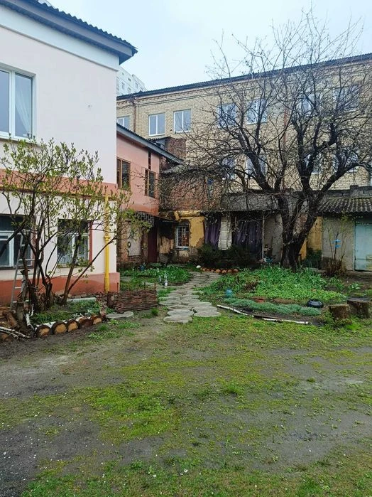 Two-bedroom apartment for sale on Grekovskaya Street, near the Circus.