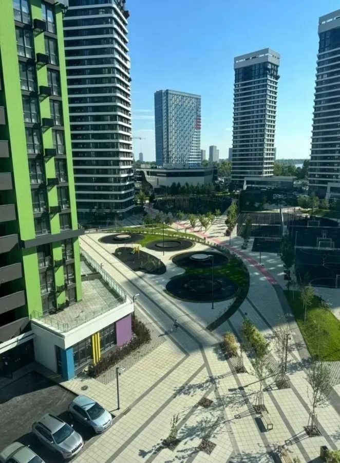 Продажа: Трехкомнатная квартира 98 м², Днепровская наб., 15К