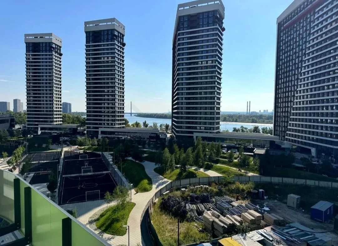 Продажа: Трехкомнатная квартира 98 м², Днепровская наб., 15К