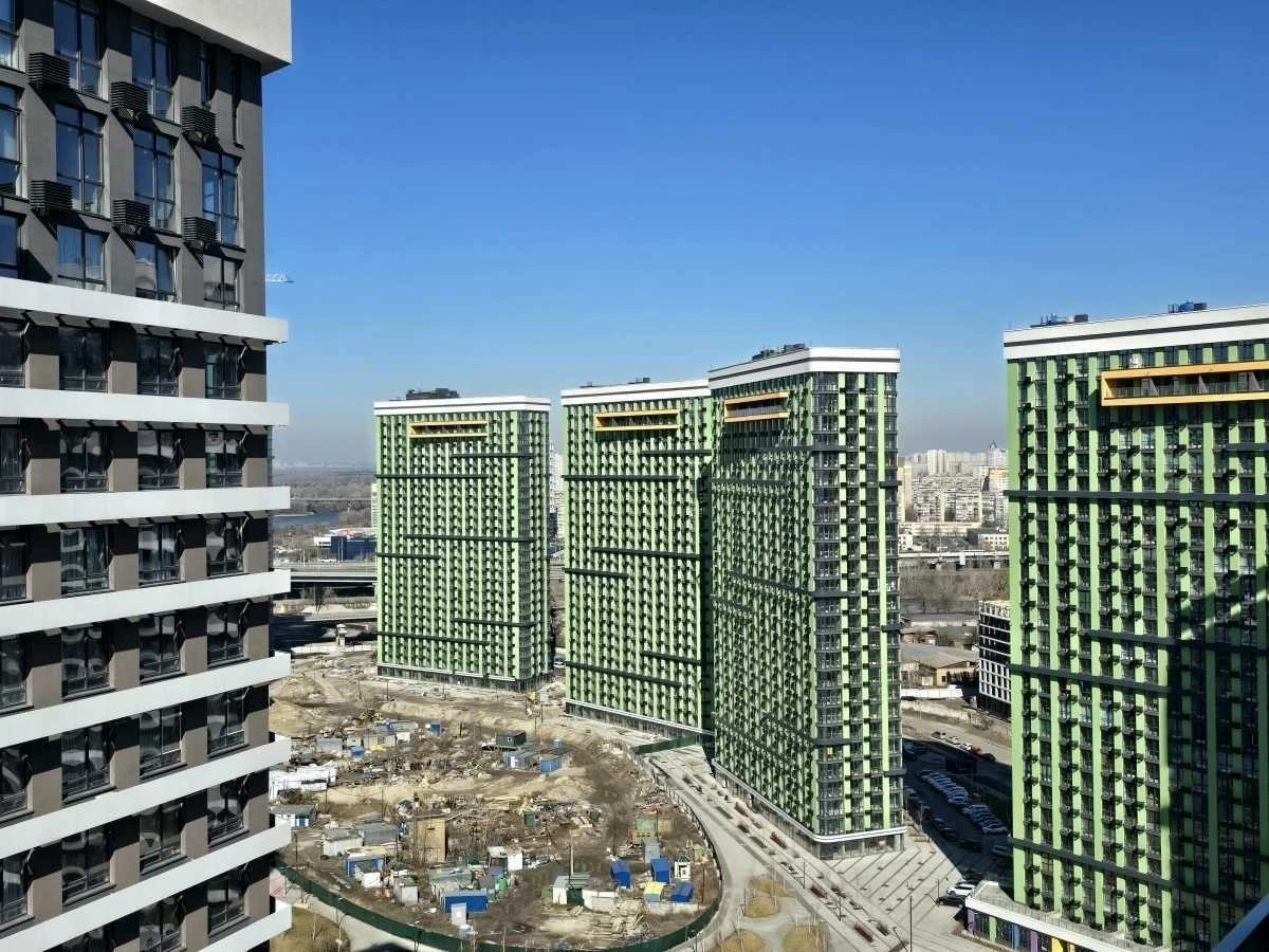 Продажа: Трехкомнатная квартира 98 м², Днепровская наб., 15К