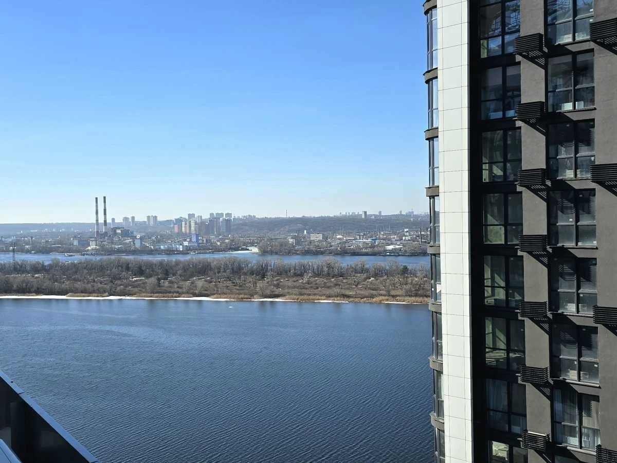 Продажа: Трехкомнатная квартира 98 м², Днепровская наб., 15К
