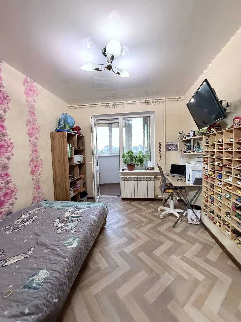 Продам" 3-х кімнатну квартиру на вул. Ак.Сахарова /ВСЕ Залиш