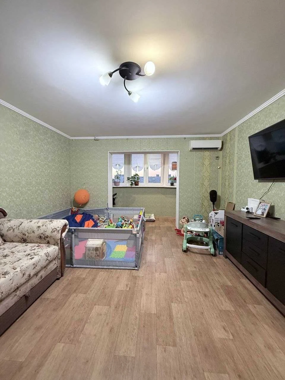 Продам" 3-х кімнатну квартиру на вул. Ак.Сахарова /ВСЕ Залиш