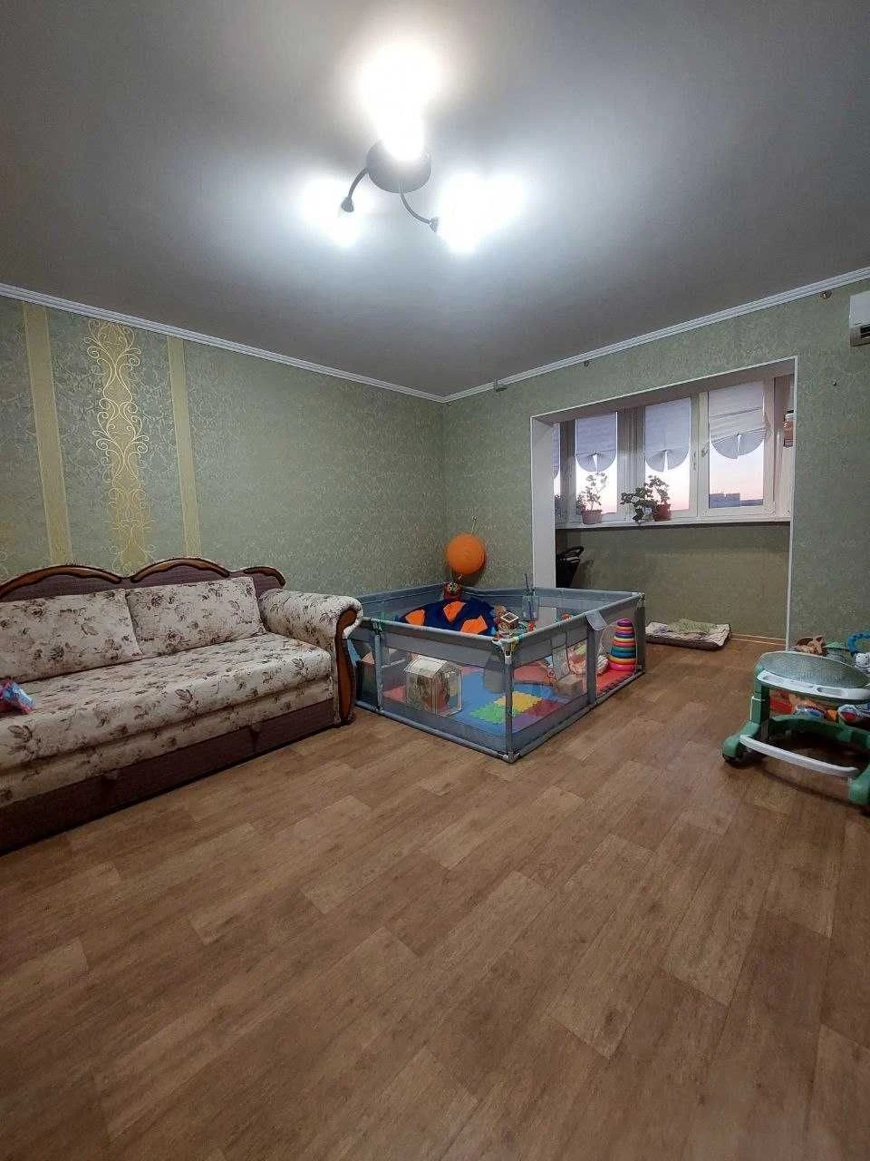 Продам" 3-х кімнатну квартиру на вул. Ак.Сахарова /ВСЕ Залиш