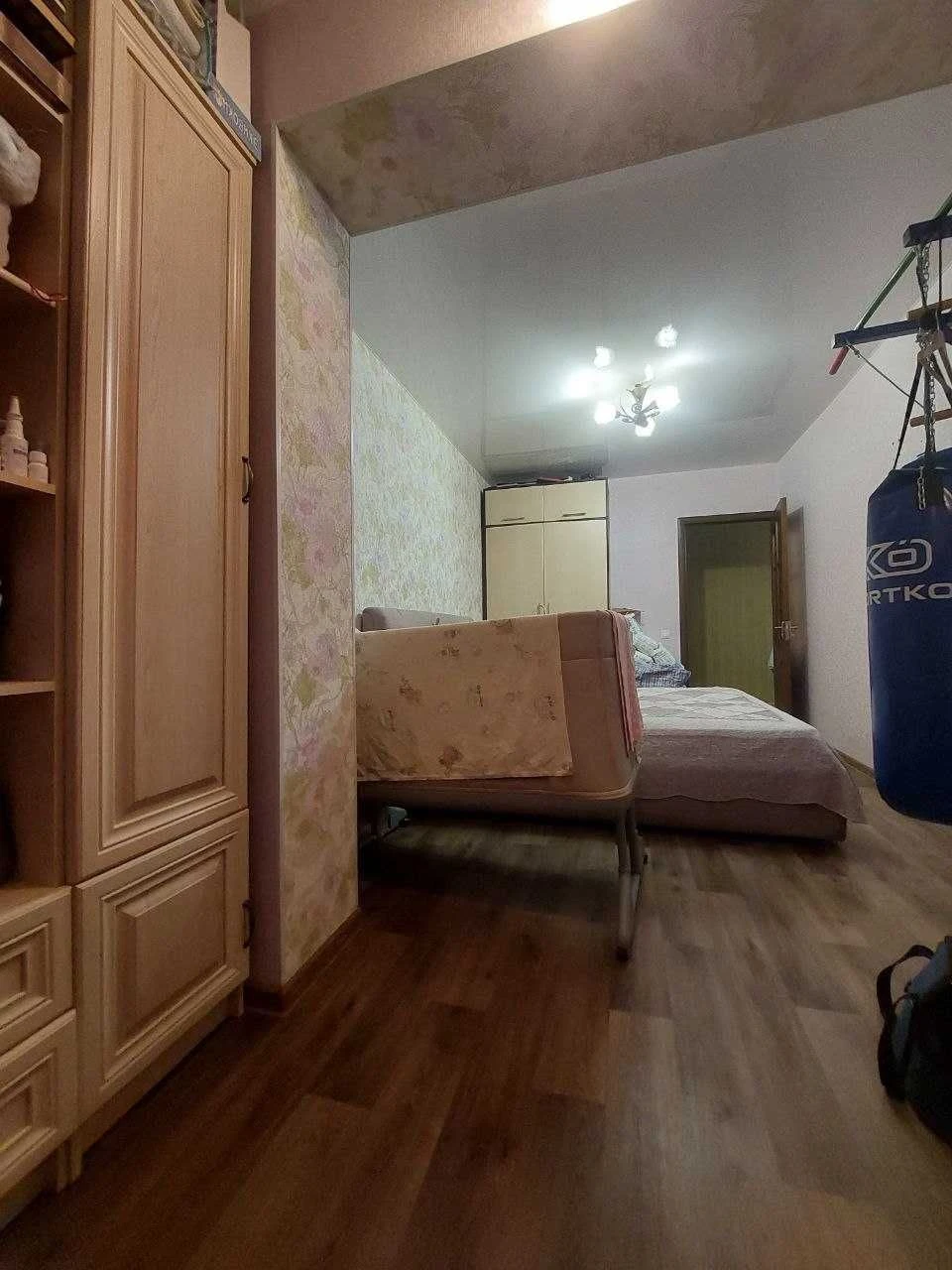 Продам" 3-х кімнатну квартиру на вул. Ак.Сахарова /ВСЕ Залиш