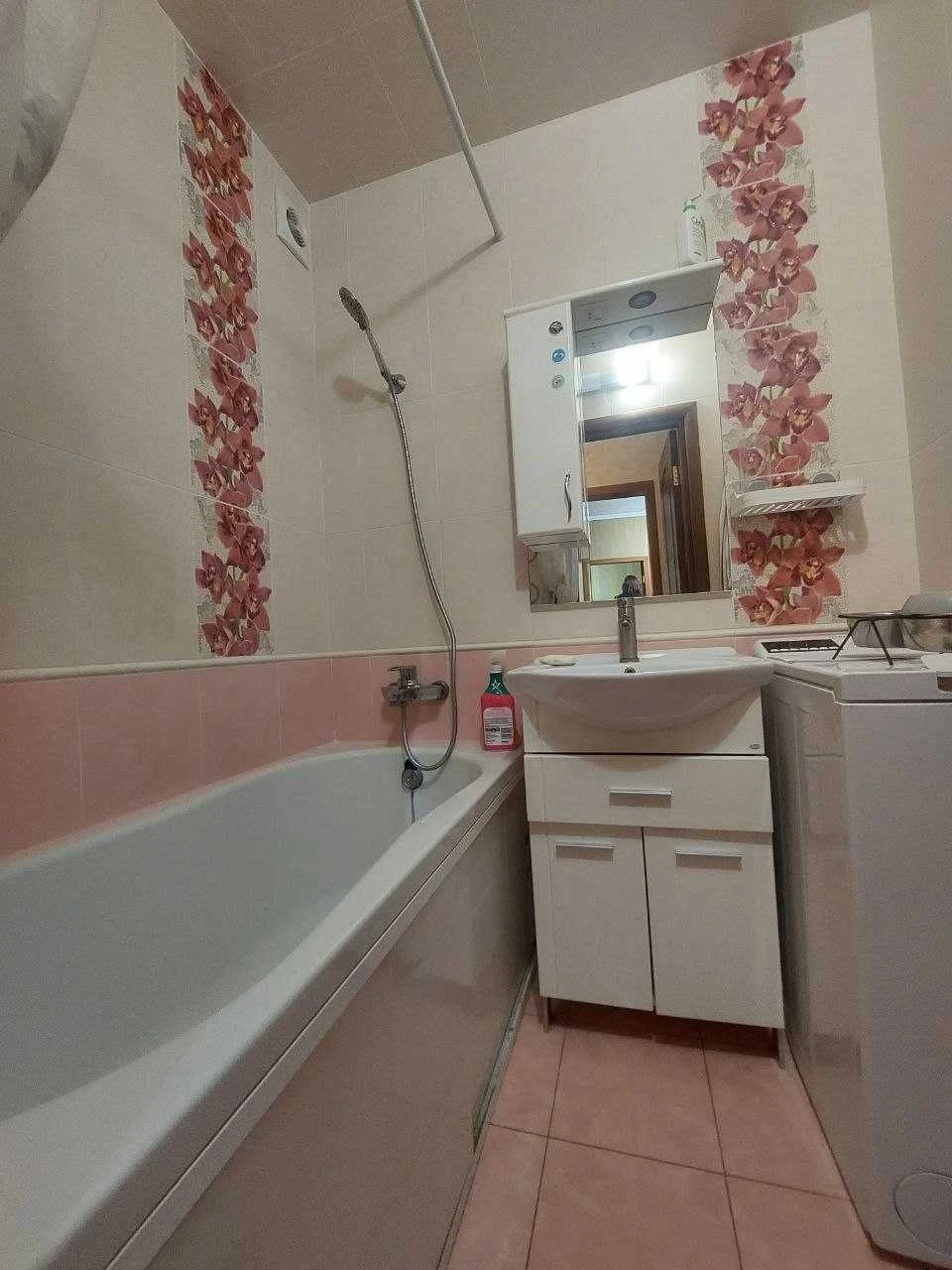 Продам" 3-х кімнатну квартиру на вул. Ак.Сахарова /ВСЕ Залиш