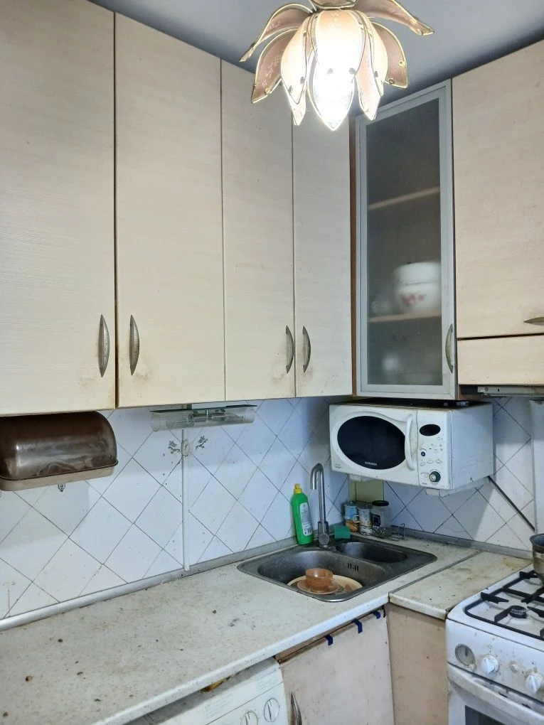 Продам 2х.квартиру ! ул.СЕГЕДСКАЯ /2ст.Фонт.дор 4/5эт 2ряд д