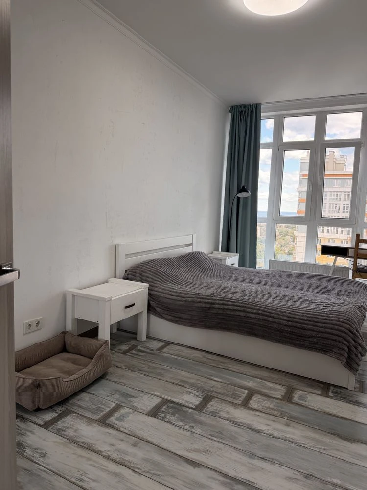 Продам красивую 2 х ком квартиру ЖК 4 Сезона