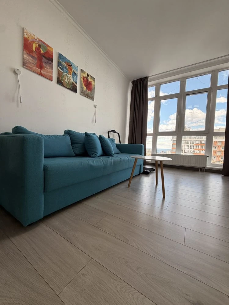 Продам красивую 2 х ком квартиру ЖК 4 Сезона