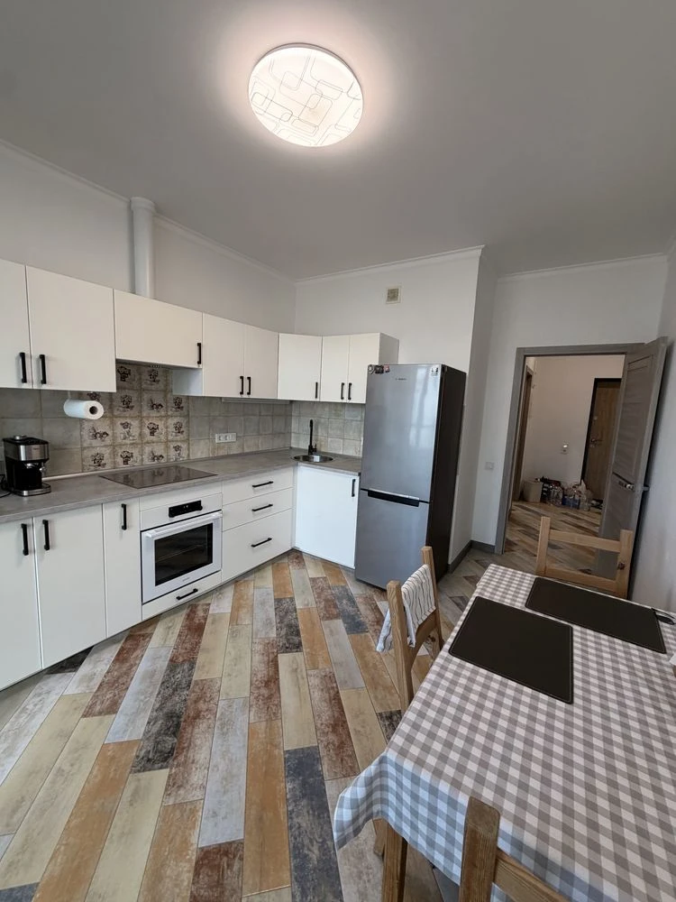 Продам красивую 2 х ком квартиру ЖК 4 Сезона