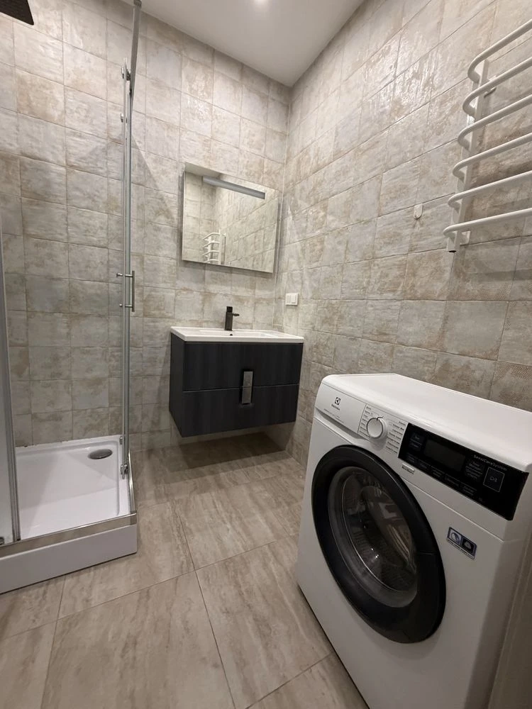 Продам красивую 2 х ком квартиру ЖК 4 Сезона