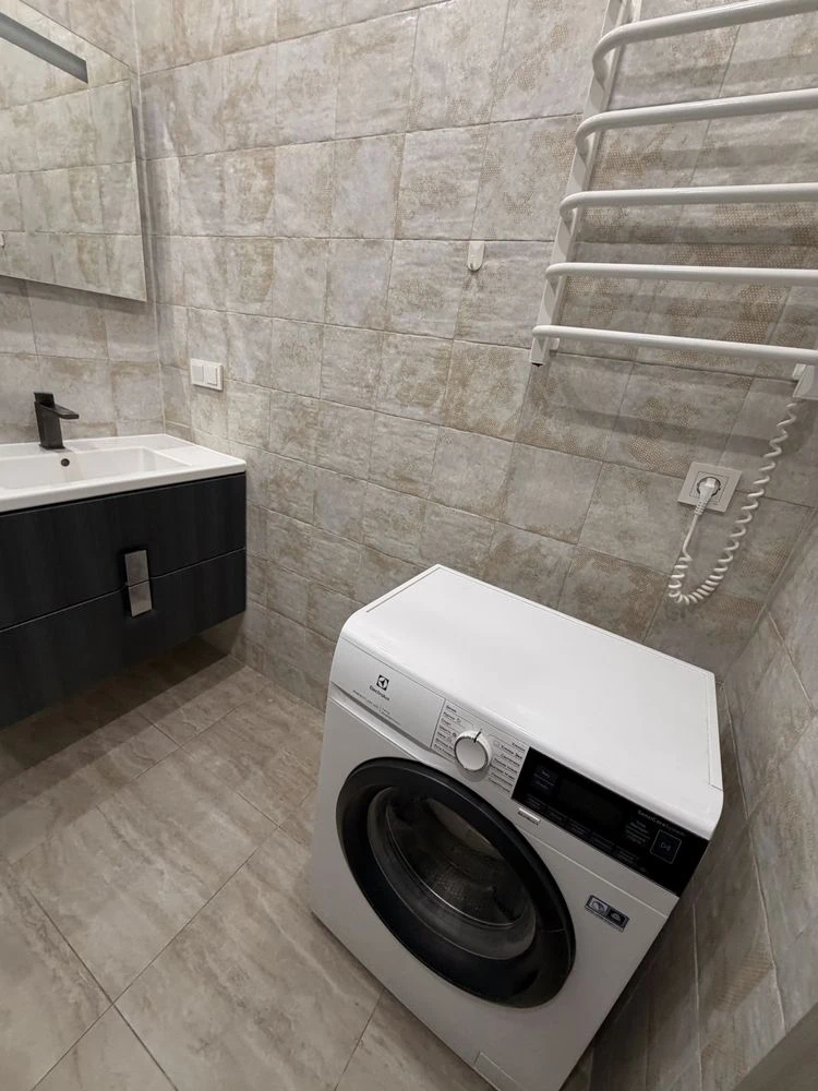 Продам красивую 2 х ком квартиру ЖК 4 Сезона