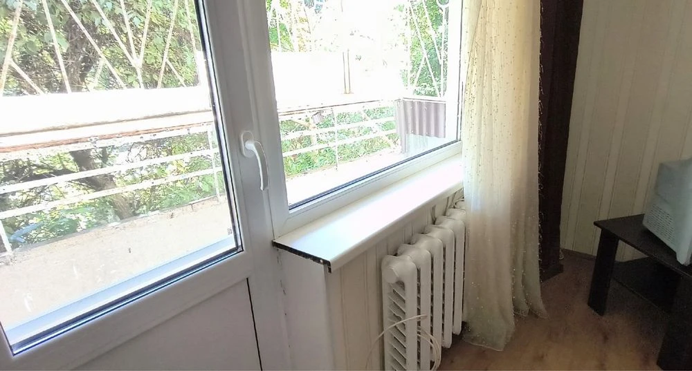 Продам 1 комнатную Ярослава Мудрого ( Глушко )