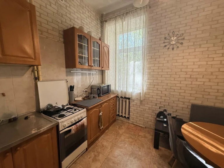 Продам квартиру в сталінці на Б.Хмельницького/Мясоедовська (