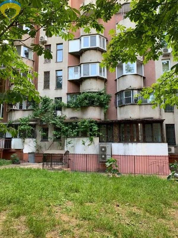 Продаётся 3х-комнатная квартира Лейтенанта Шмидта  в новом д