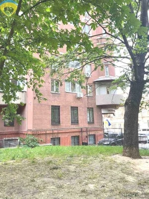 Продаётся 3х-комнатная квартира Лейтенанта Шмидта  в новом д