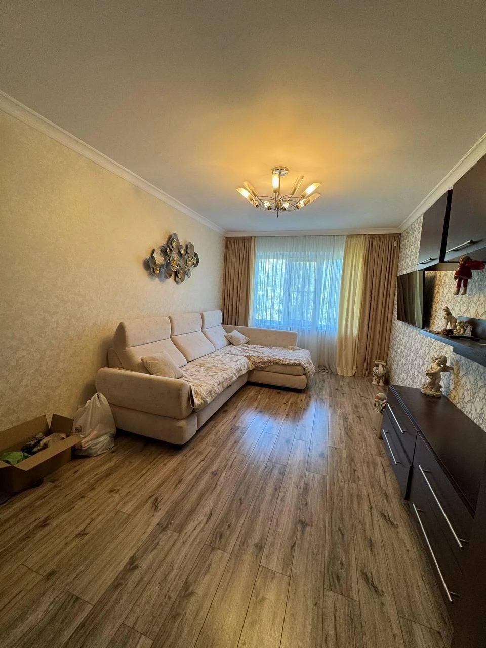Продаж 3-кімнатної квартири на Десантному бульварі (3-368-81