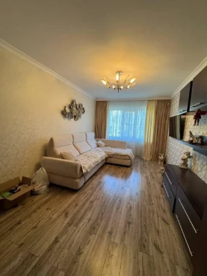 Продаж 3-кімнатної квартири на Десантному бульварі (3-368-81