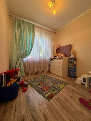 Продаж 3-кімнатної квартири на Десантному бульварі (3-368-81