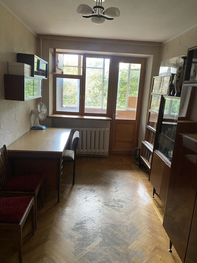 ПРОДАМ квартиру в центре ТАИРОВА