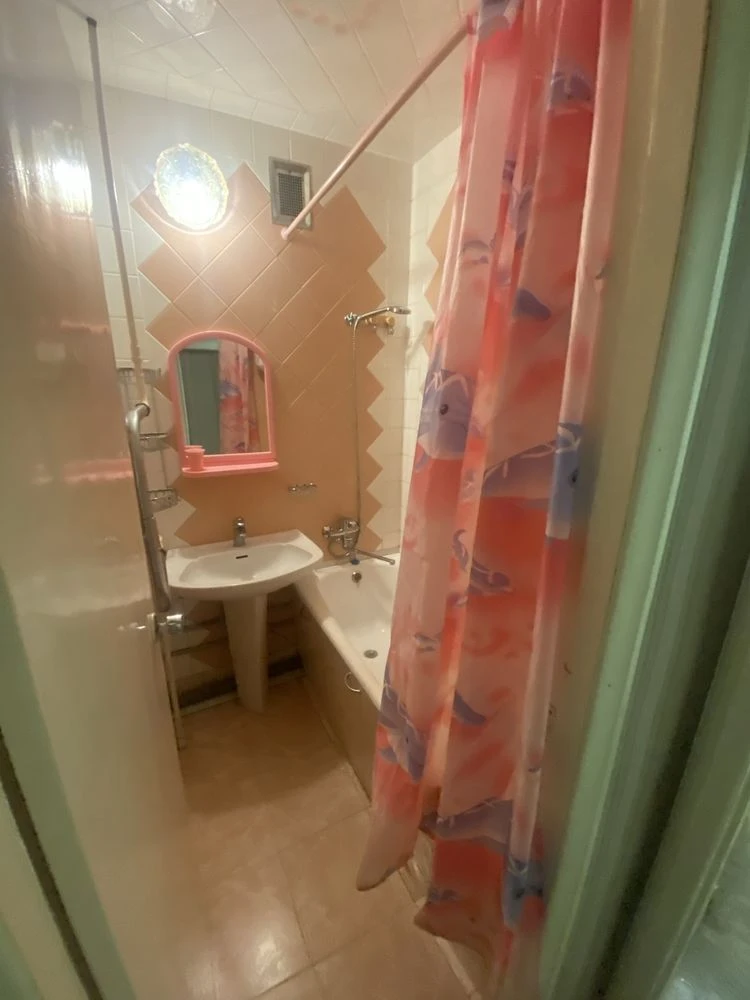 ПРОДАМ квартиру в центре ТАИРОВА