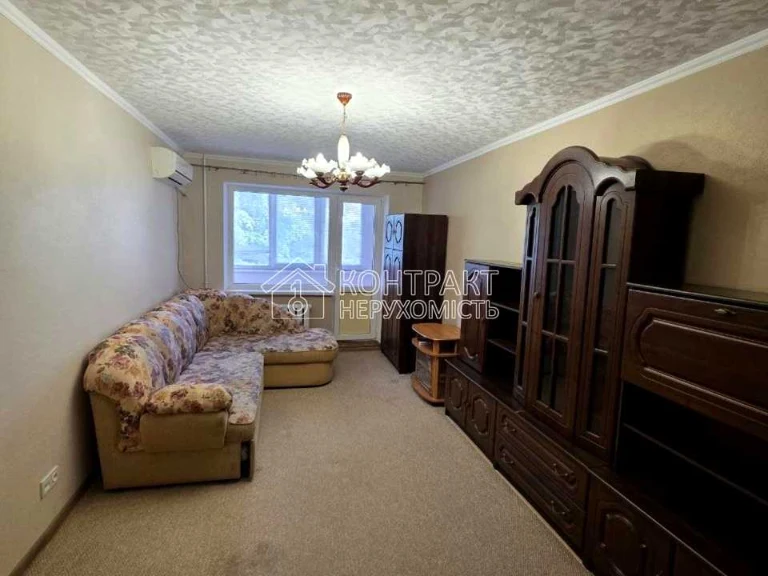 Apartment. Kharkiv, Traktorostudivnyky Ave.