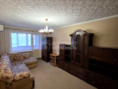 Apartment. Kharkiv, Traktorostudivnyky Ave.