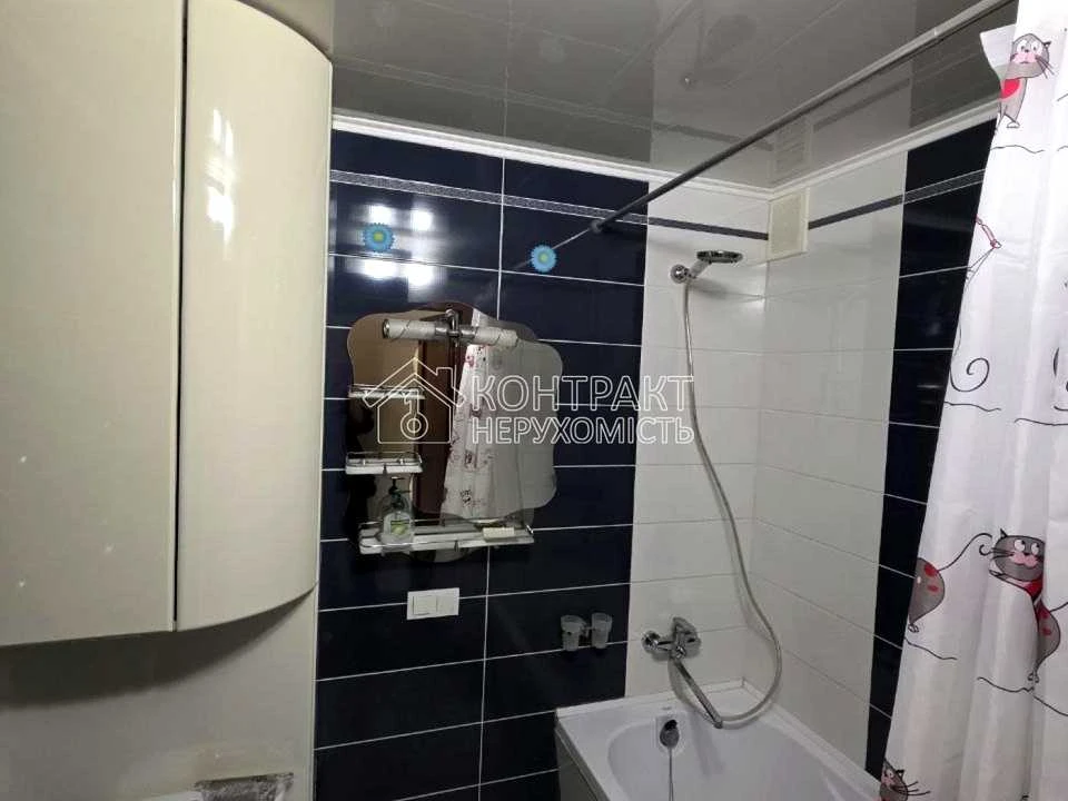 Apartment. Kharkiv, Traktorostudivnyky Ave.