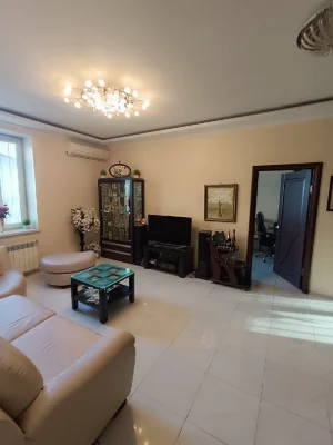 Продам 1 этаж 3 комнатную кв. Грушевского 39/1 к6 ЖК Лотос