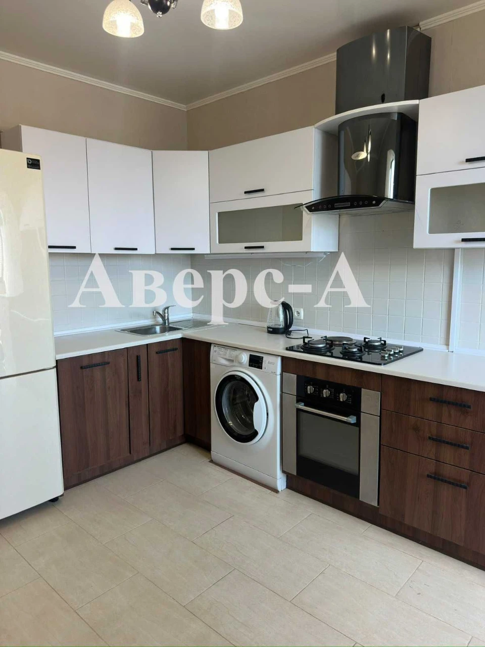 Продам 1-комнатную квартиру в кирпичном доме на Марсельской.