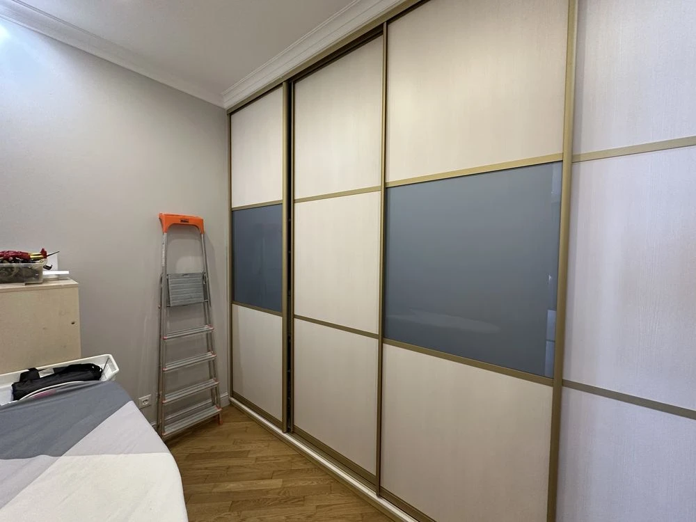 A luxurious apartment in an elite house on Frantzuzsky