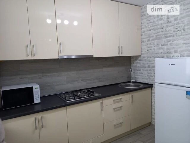 Продаж 1к квартири 41.5 кв. м на вул. Левка Лук'яненка 1 • I