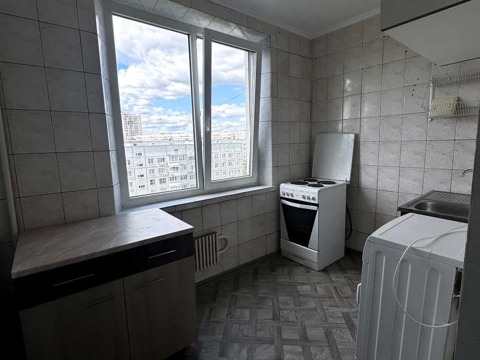 Apartment. Kharkiv, Peremohy Avenue.