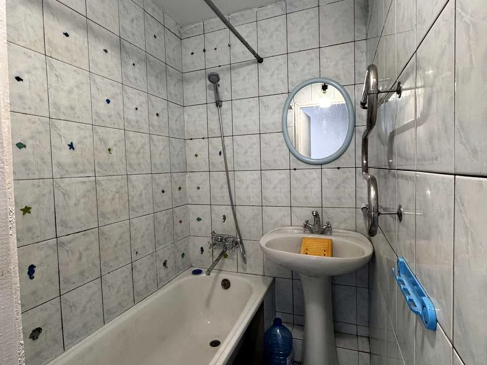 Apartment. Kharkiv, Peremohy Avenue.