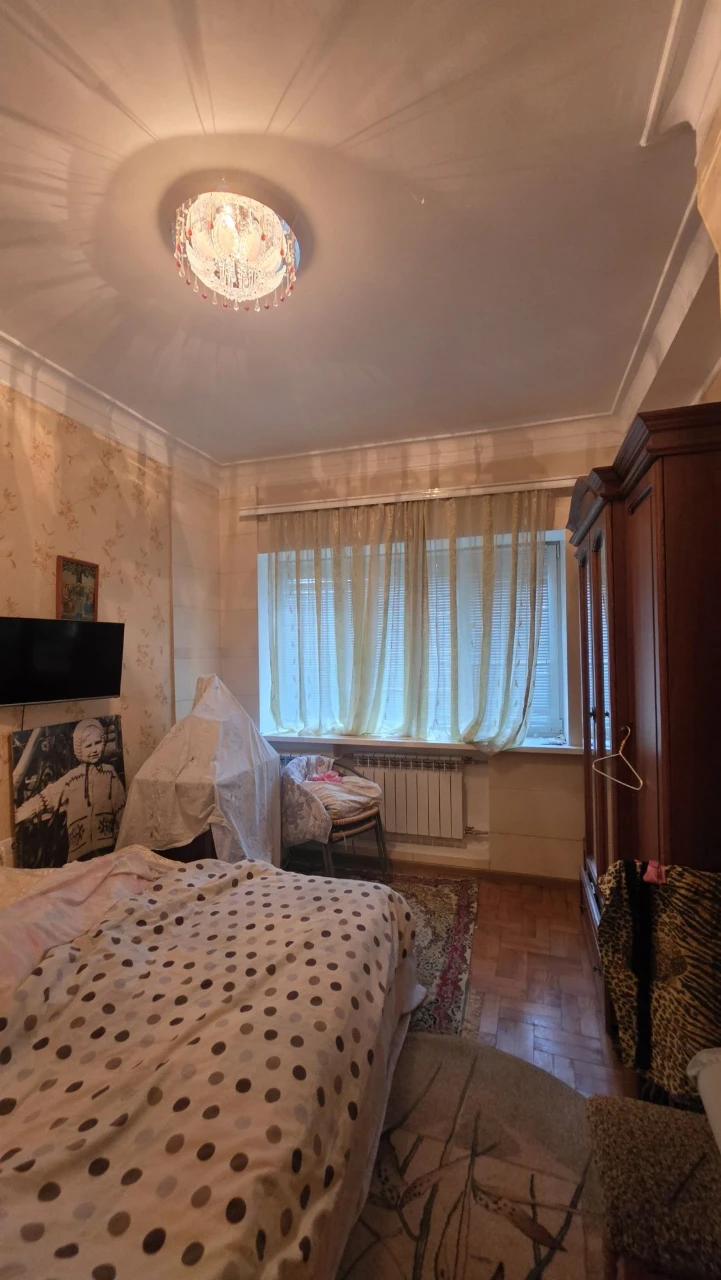 Продаж квартири з прибудинковою теріторією в центрі міста