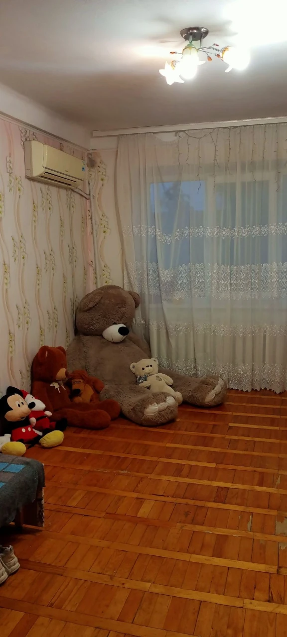 Продам двухкомнатную квартиру.Запорожье,Бабурка.