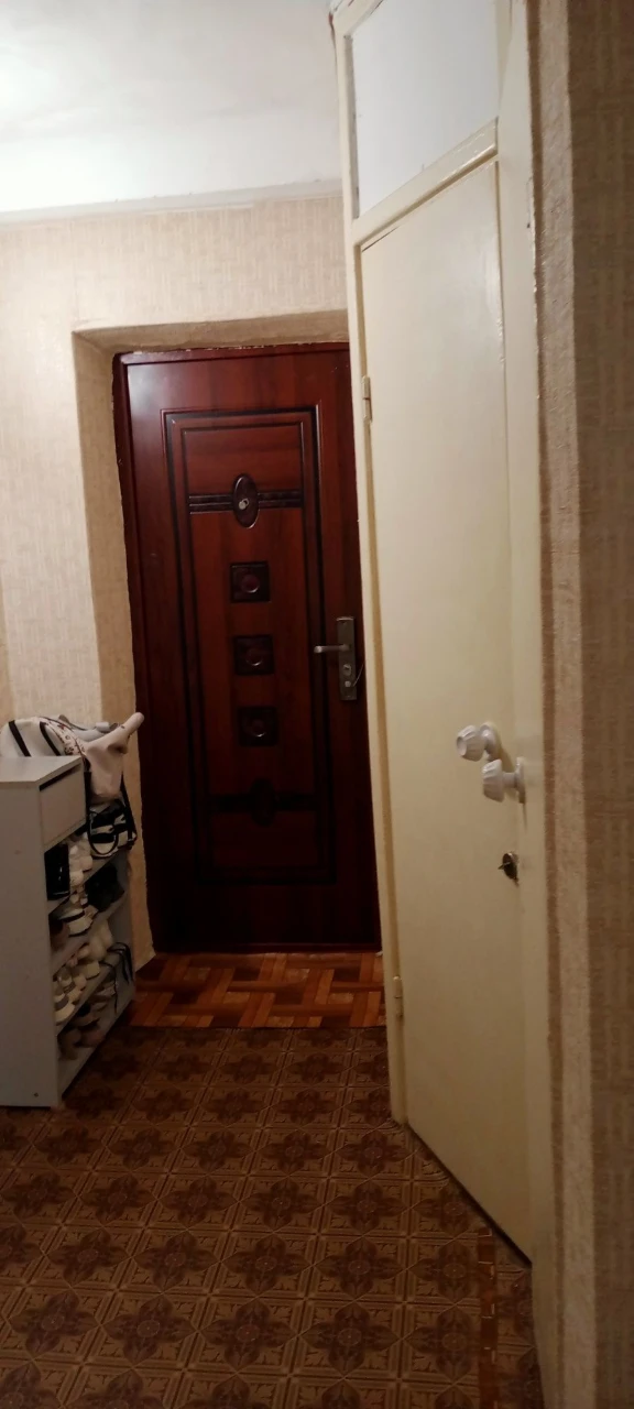 Продам двухкомнатную квартиру.Запорожье,Бабурка.