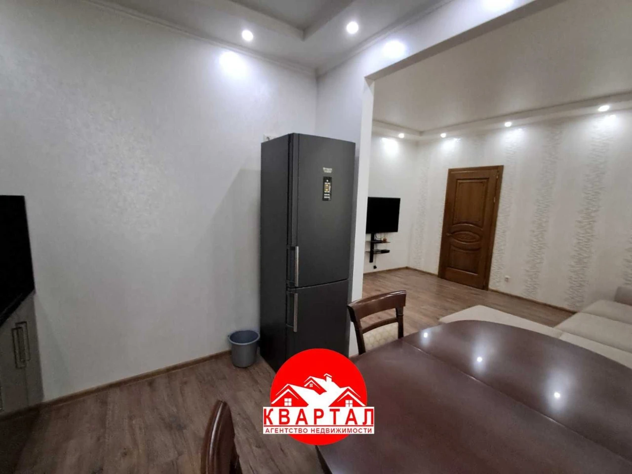 Продается 2-х комнатная полнометражная квартира на Мира с ка