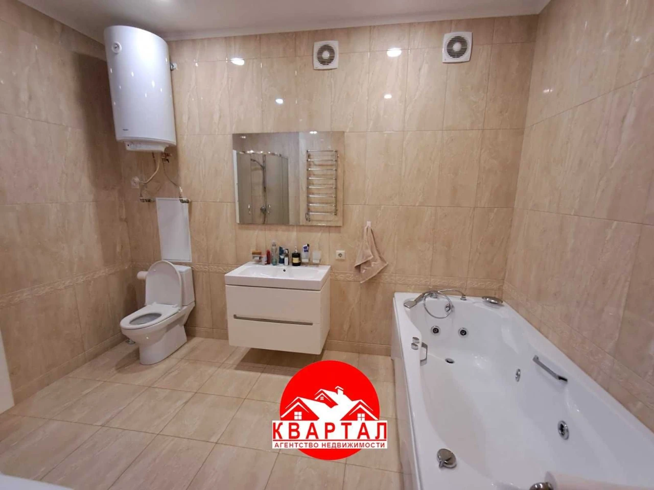 Продается 2-х комнатная полнометражная квартира на Мира с ка