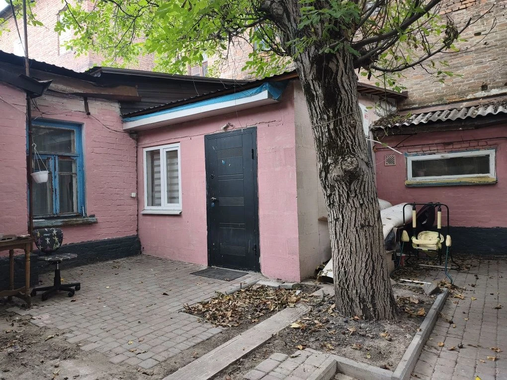 Продам квартиру на земле,собственник.