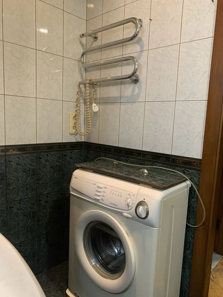 Продам 2 ком квартиру по  ул. Фортечна Центр города.