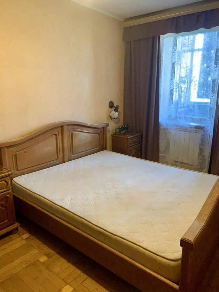 Продам 2 ком квартиру по  ул. Фортечна Центр города.
